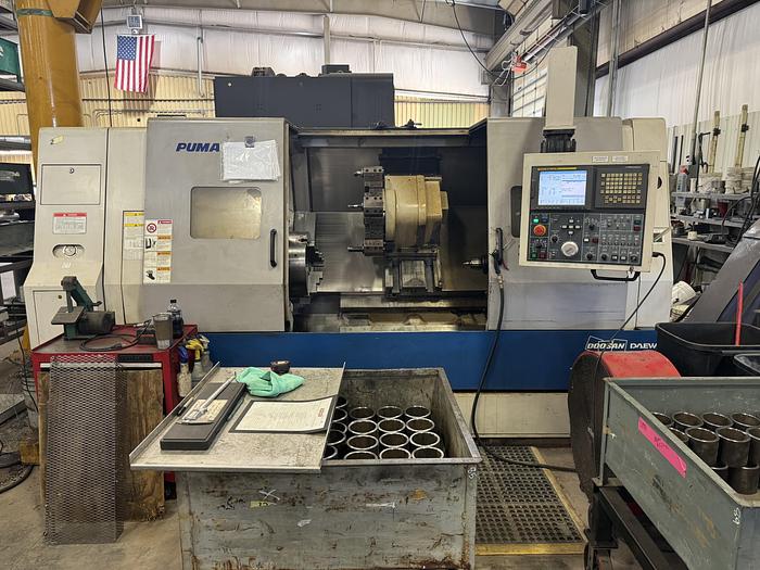 Used 2006 DOOSAN 400B CNC Turning Center with Tailstock