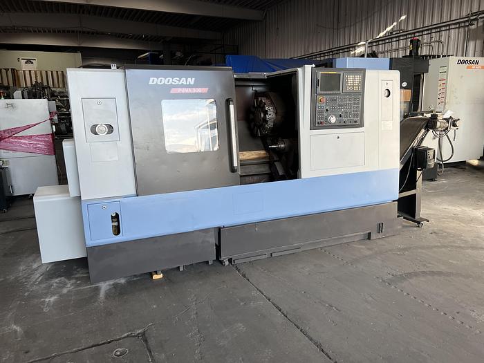 Used 2007 DOOSAN 300C CNC Lathe