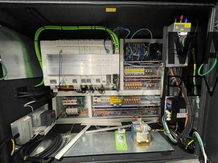 Used 2021 DOOSAN DVF5000 5-Axis 18,000RPM HSK-63 CNC Vertical Machining Center