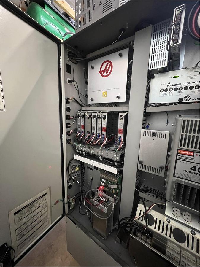 Used 2018 HAAS VF-4SS 5-Axis 15,000 rpm CNC Vertical Machining Center