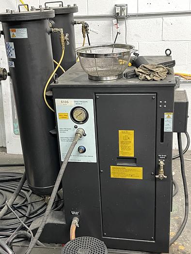 Used 2013 HYUNDAI WIA HS4000I 4-Axis Horizonta Machining Center with Pallet Changer