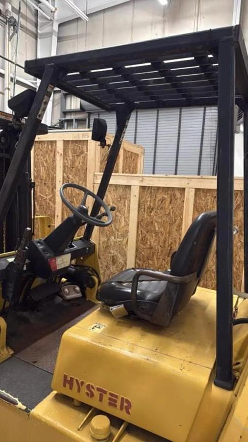 Used HYSTER H110XL 11,000 pound Forklift with 8' Forks