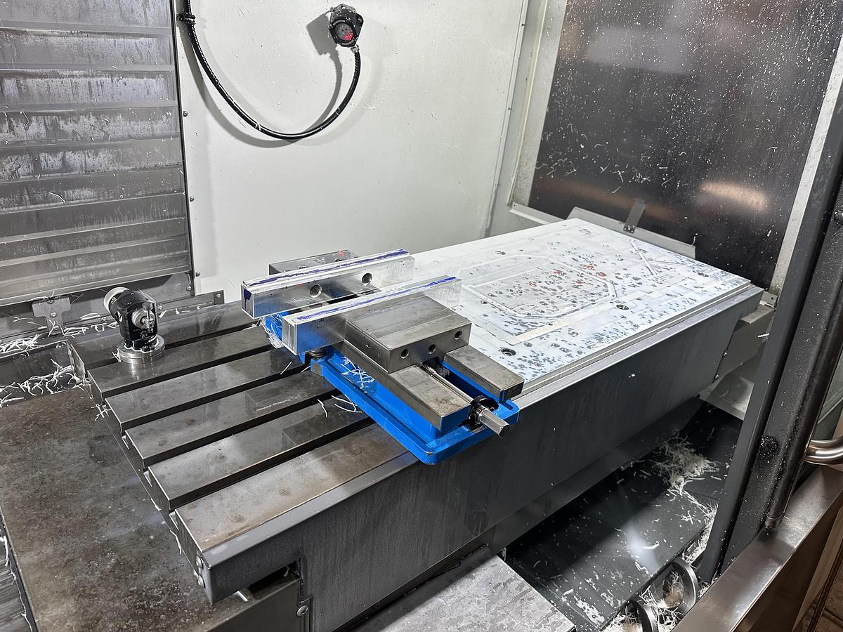 Used 2020 HAAS VF-4SS 4-Axis CNC Vertical Machining Center