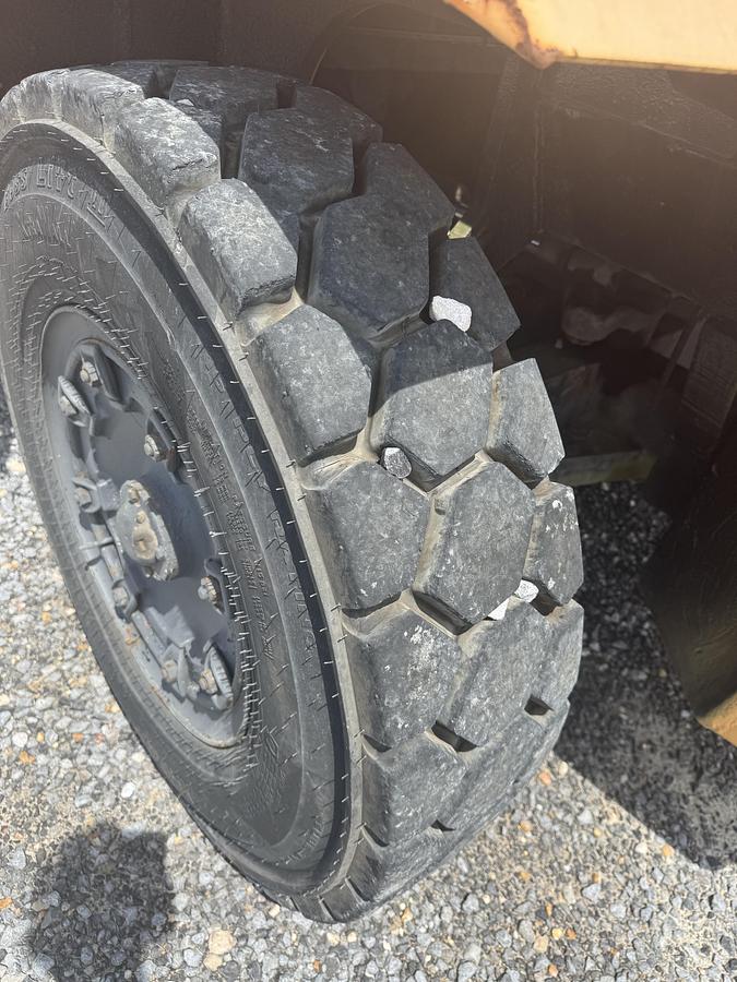 Used CLARK 30,000 FORKLIFT