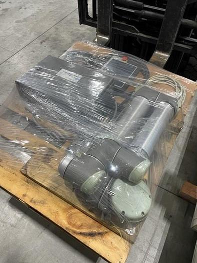 Used 2017 UNIVERSAL ROBOTS UR10 Robot