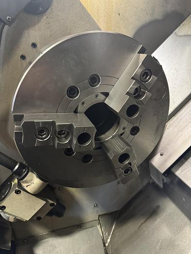 Used 2006 DOOSAN 400B CNC Big Bore Turning Center with Tailstock