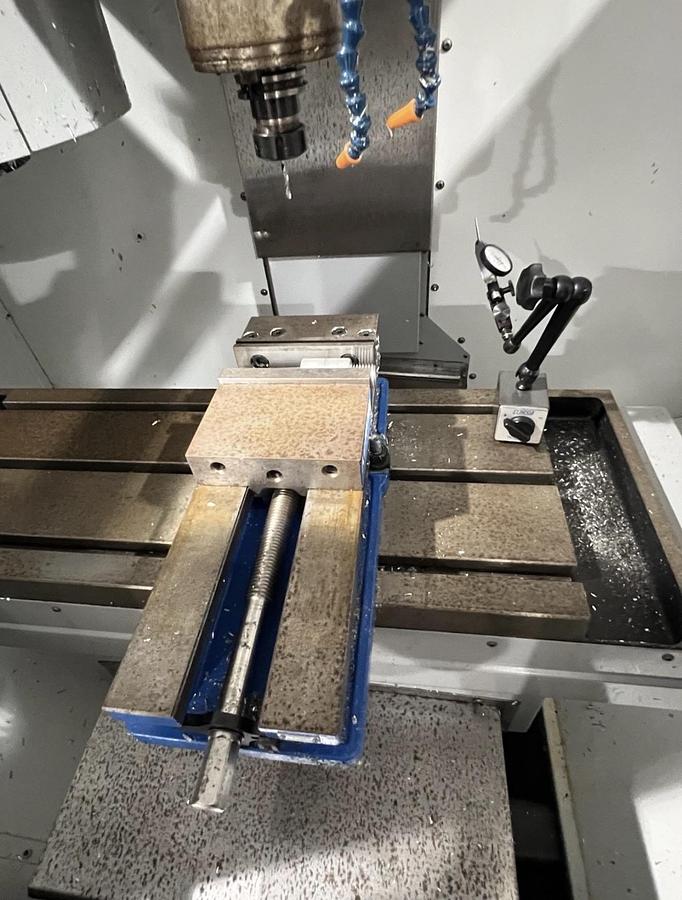 Used 2010 HAAS MINI MILL CNC 4-Axis Phase 1 or 3 Vertical Machining Center