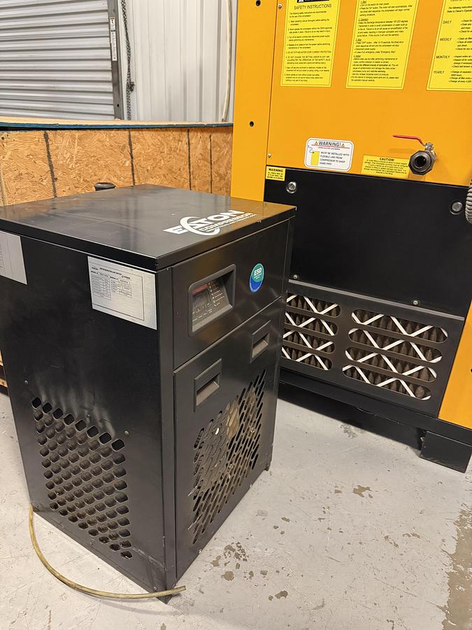 Used 2022 EATON 30 HP ROTARY SCREW AIR COMPRESSOR  Only 1,869 Power on Hours