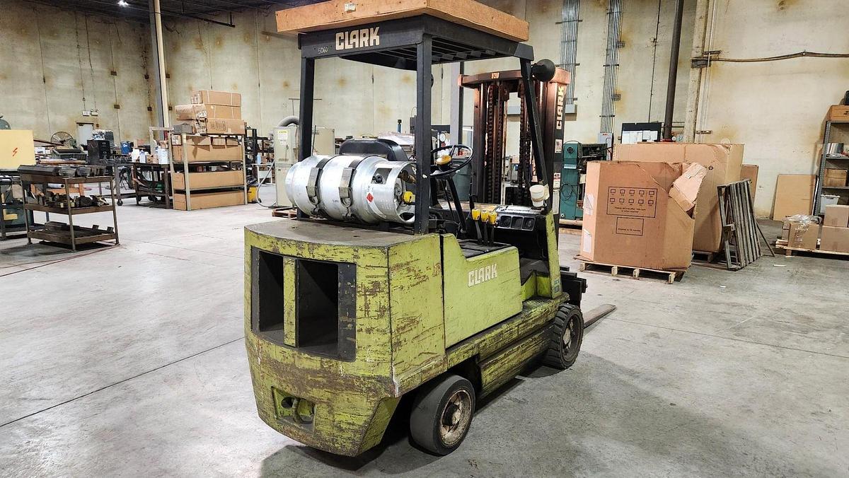 Used CLARK 5,000 pound
