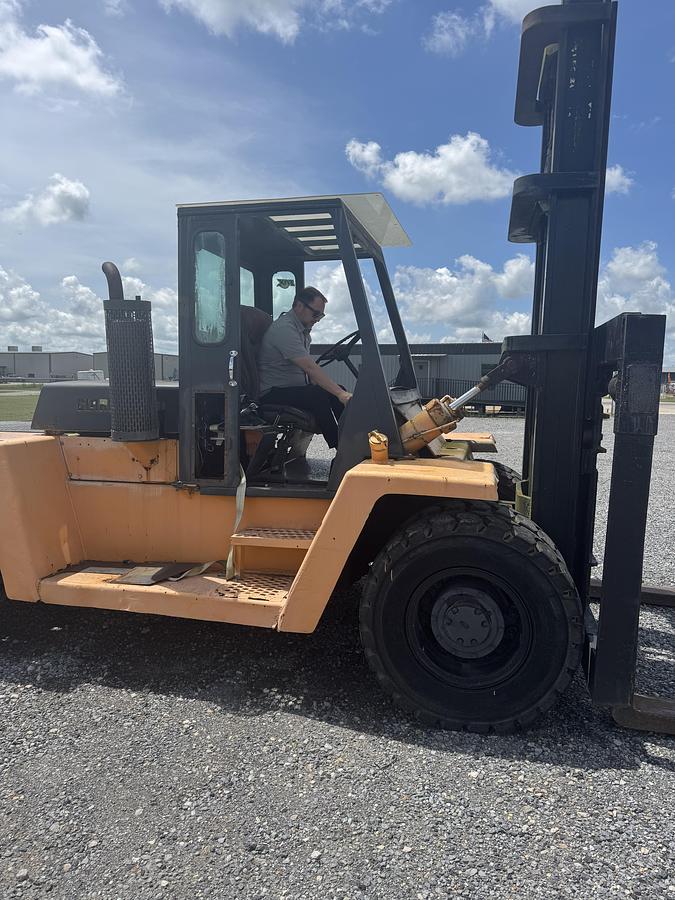 Used CLARK 30,000 FORKLIFT