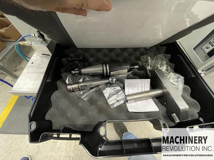 Used 2018 HAAS UMC 750SS 5-Axis CNC Vertical Machining Center with WIPS / TSC / HSM / 15,000RPM Low Hours