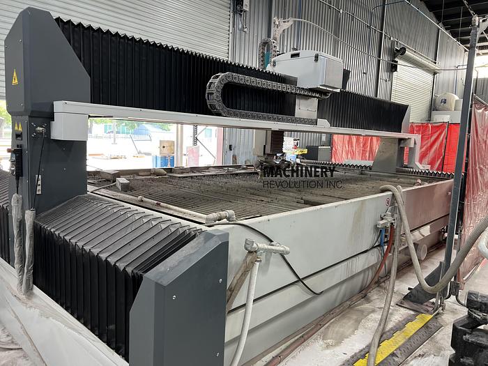 Used 2022 FLOW Mach 500 / 4020 / 94,000PSI / 13'-1" x 6'6" / 5-Axis CNC WaterJet
