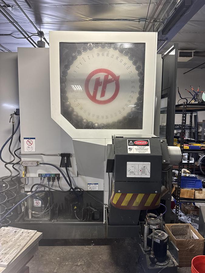 Used 2016 HAAS UMC-750SS 5-Axis CNC Vertical Machining Center