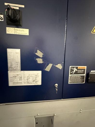 Used 2005 Mori Seiki DuraCenter 5 CNC Vertical Machining Center