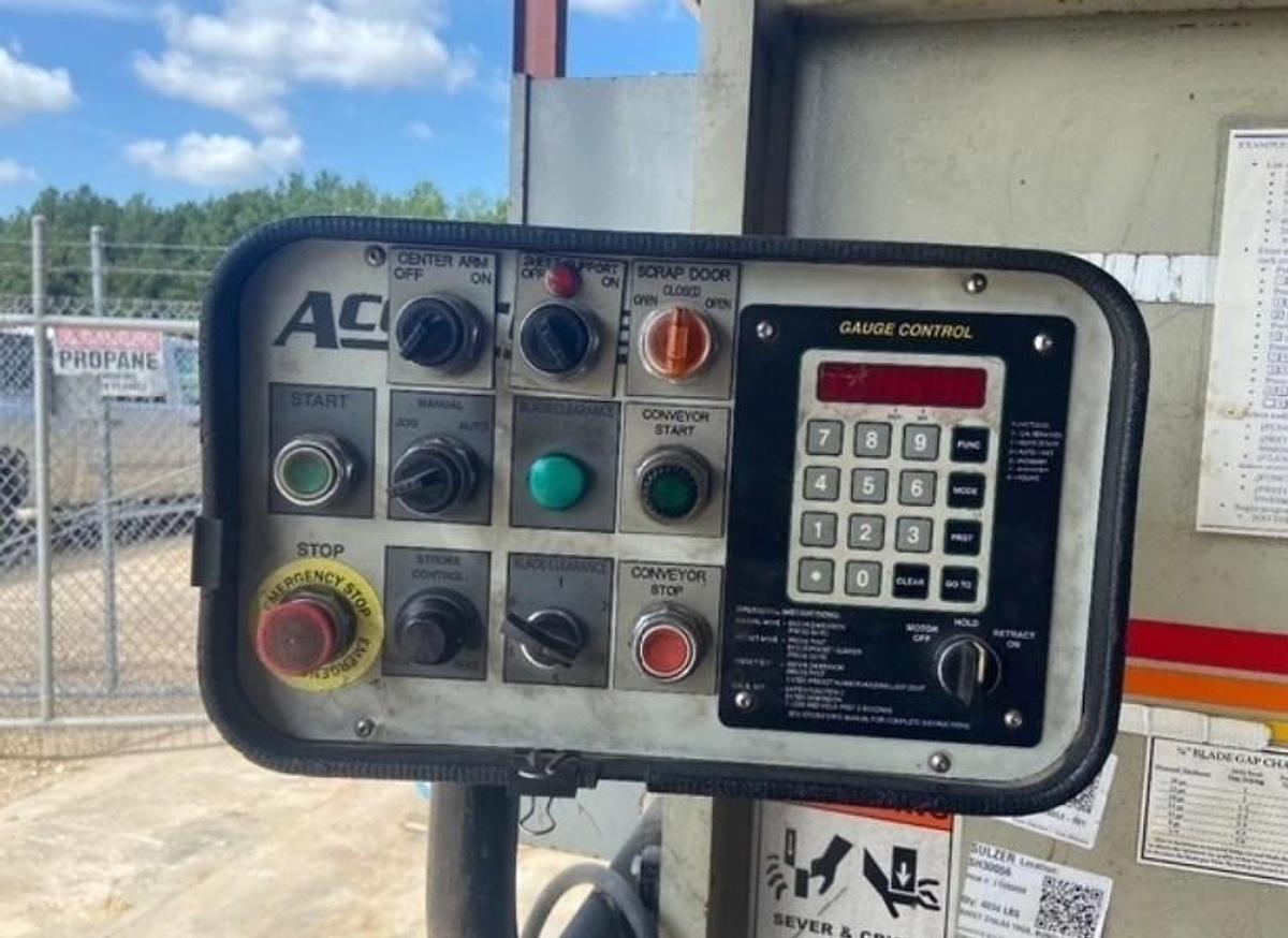 Used 2013 ACCURSHEAR 625014 1/4" x 14' Hydraulic Shear