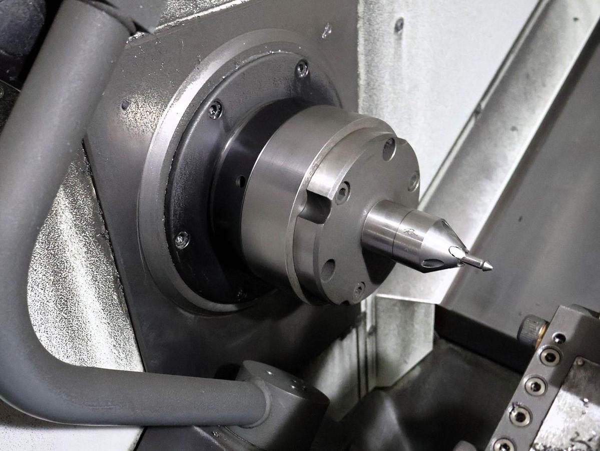 Used 2018 HAAS ST-30 CNC Lathe With Steady Rest and Tailstock Only 3,500 cutting hours