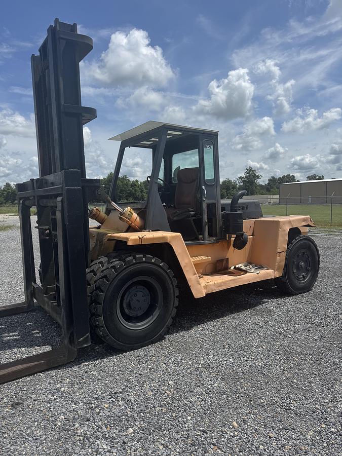 Used CLARK 30,000 FORKLIFT
