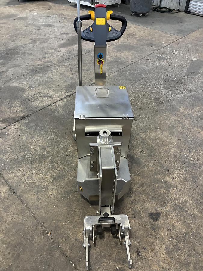 Used 2021 Master Mover MT5 /400+SS Stainless Steel Electric Tugger