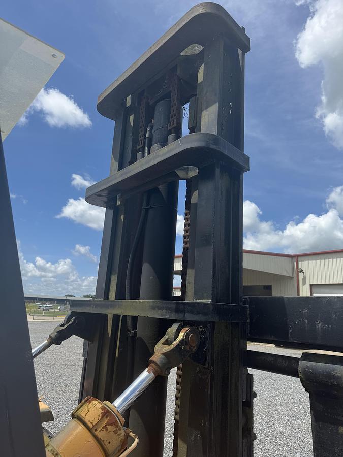 Used CLARK 30,000 FORKLIFT