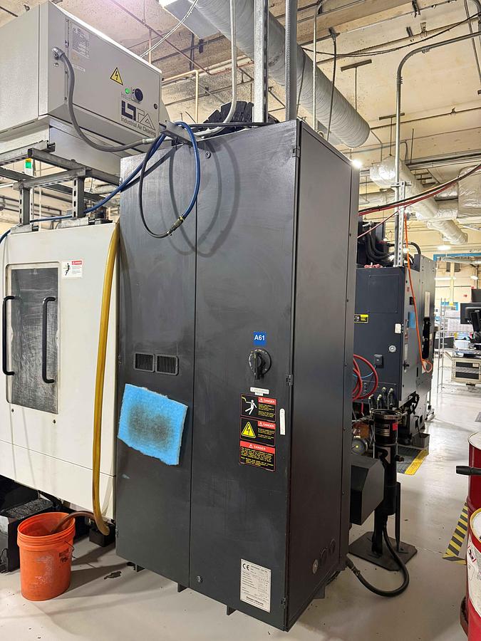 Used 2008 DOOSAN MV3016L 4-Axis Rotary Table CNC Vertical Machining Center