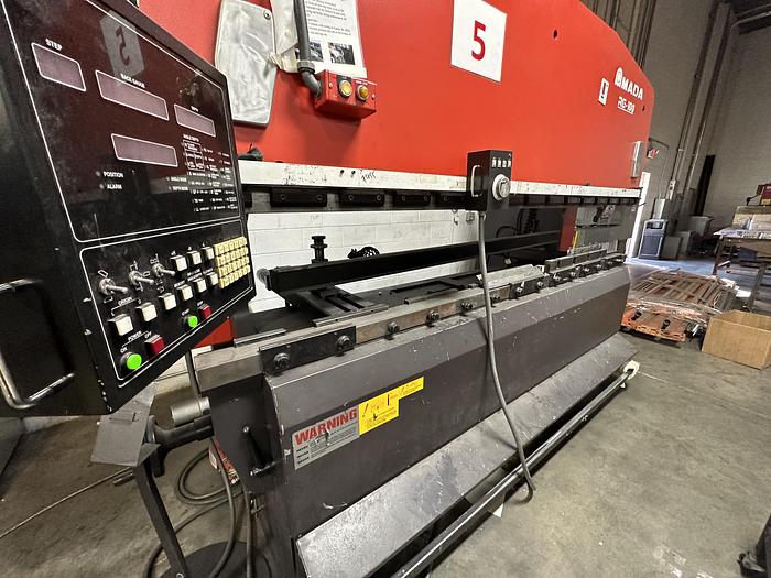 Used 2000 Amada  RG-100 100 Ton CNC Press Brake