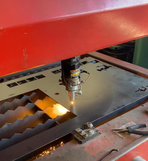 Used 2002 AMADA Quattro AF-1000E CNC 1,000 Watt Laser