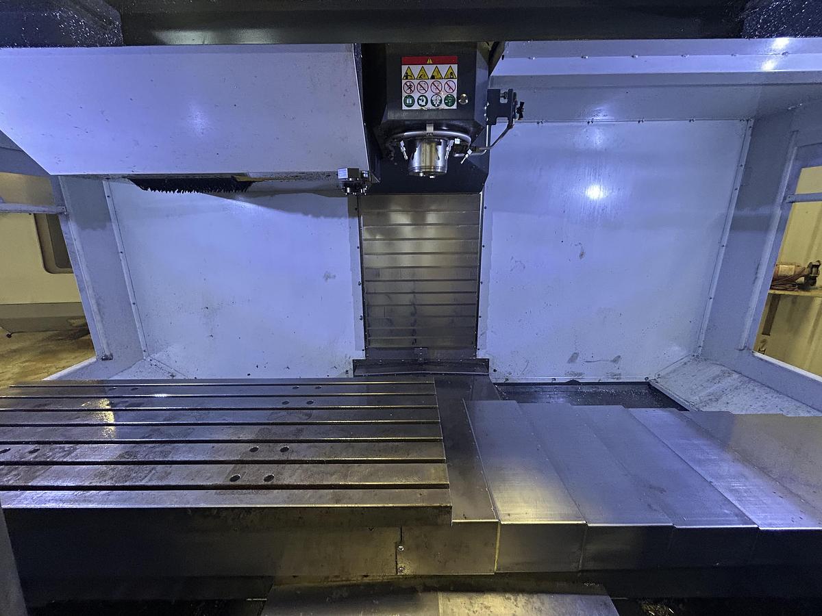 Used 2019 HAAS VF-5XT CNC Vertical Machining Center Like Brand New Low Hours
