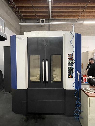 Used 2013 HYUNDAI WIA HS4000I 4-Axis Horizonta Machining Center with Pallet Changer