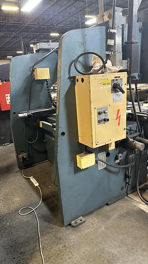 Used 1984 AMADA RG-80s 80 Ton Press Brake