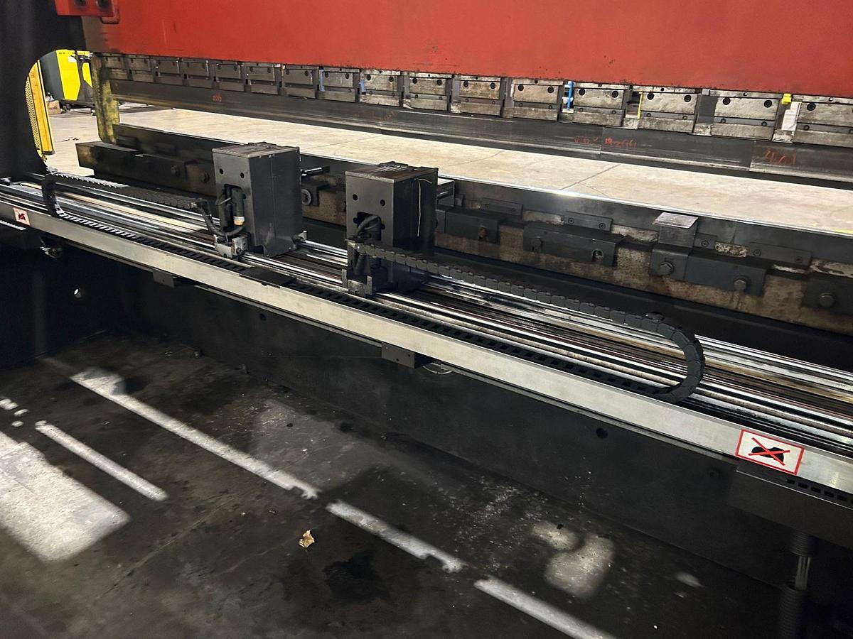 Used 1998 AMADA HFB 2204 14' Press Break