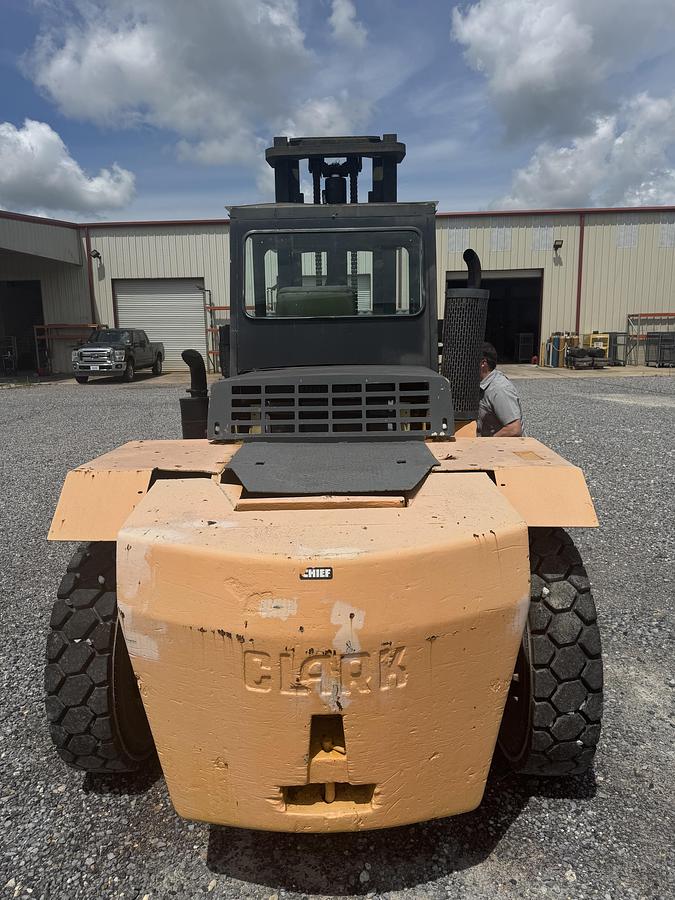 Used CLARK 30,000 FORKLIFT