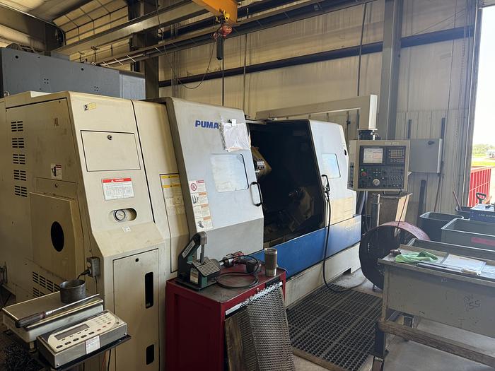 Used 2006 DOOSAN 400B CNC Big Bore Turning Center with Tailstock