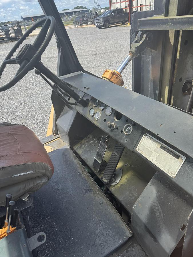 Used CLARK 30,000 FORKLIFT