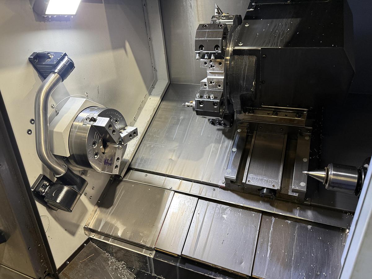 Used 2021 DOOSAN PUMA GT2600 CNC Lathe Tool Pre Setter Tailstock