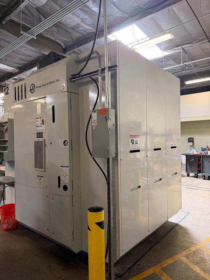 Used 2015 HAAS UMC-750SS 5-Axis CNC Vertical Machining Center 15,000RPM HSM
