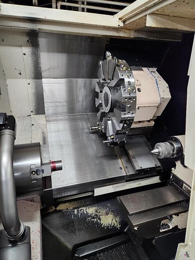 Used 2016 OKUMA Genos L 400 CNC Lathe with TailStock & Tool Presetter