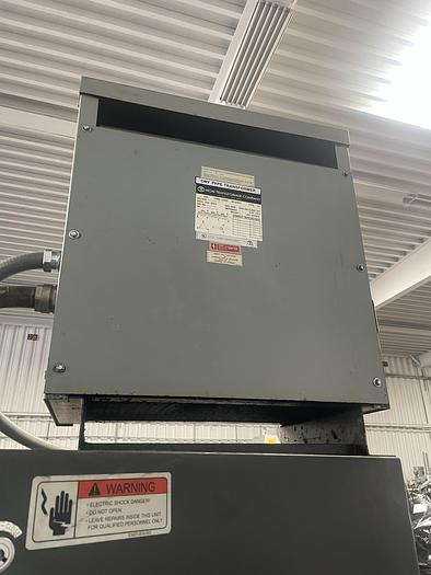 Used 2016 OKUMA Genos L 400 CNC Lathe with TailStock & Tool Presetter