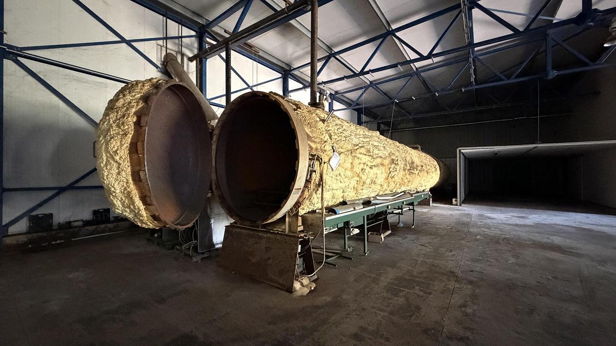 Used 2002 HURST Autoclave 62'Long x 80" Diameter