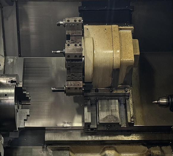 Used 2006 DOOSAN 400B CNC Turning Center with Tailstock