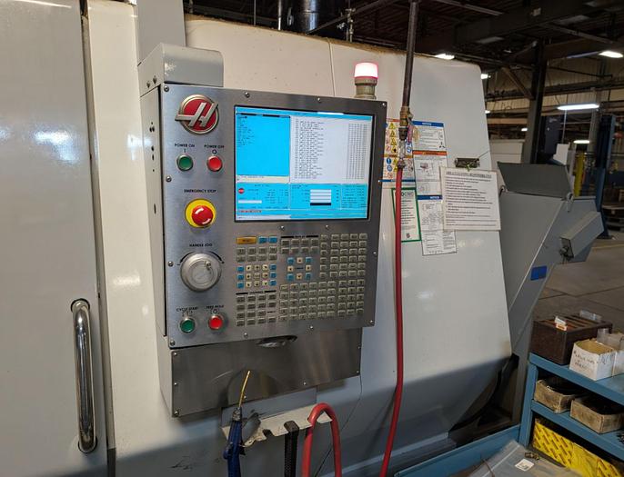 Used 2011 HAAS SL-40 CNC Turning Center with Live Tooling / C-Axis / Programmable Tailstock