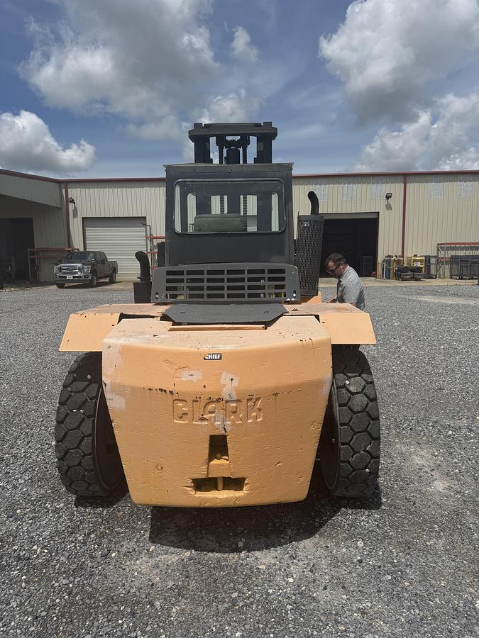 Used CLARK 30,000 FORKLIFT