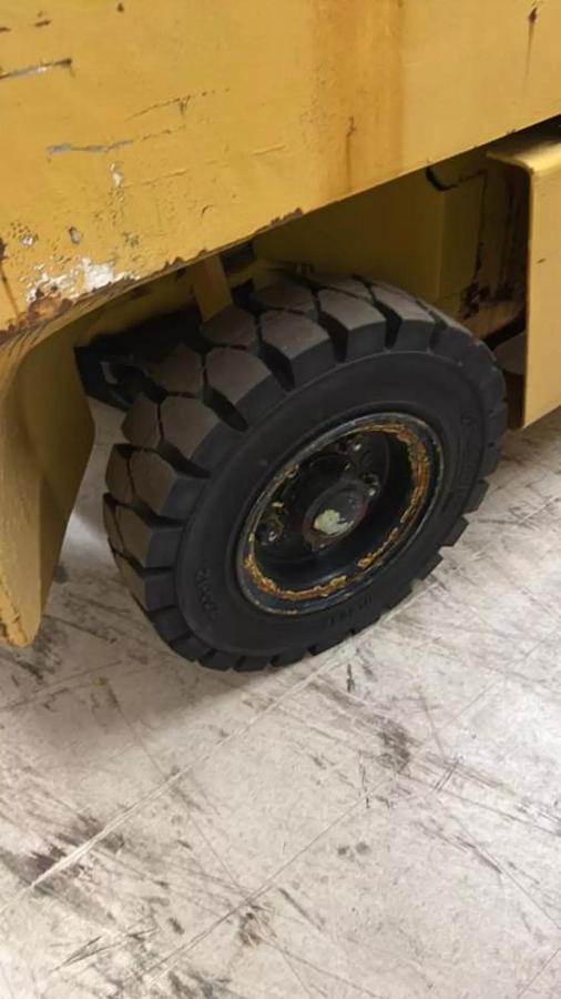 Used HYSTER H110XL 11,000 pound Forklift with 8' Forks