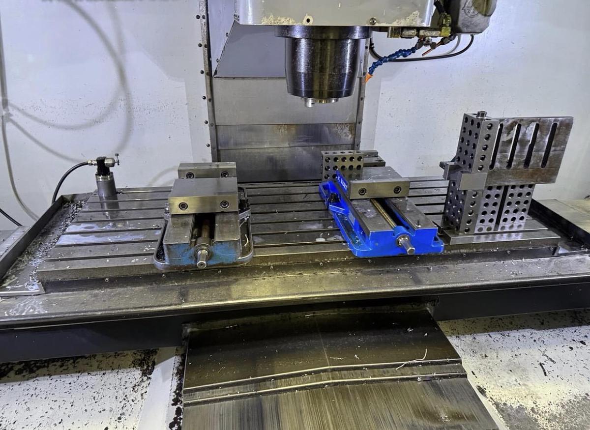 Used 2005 HAAS VF-5XT 4-Axis CNC Vertical Machining Center