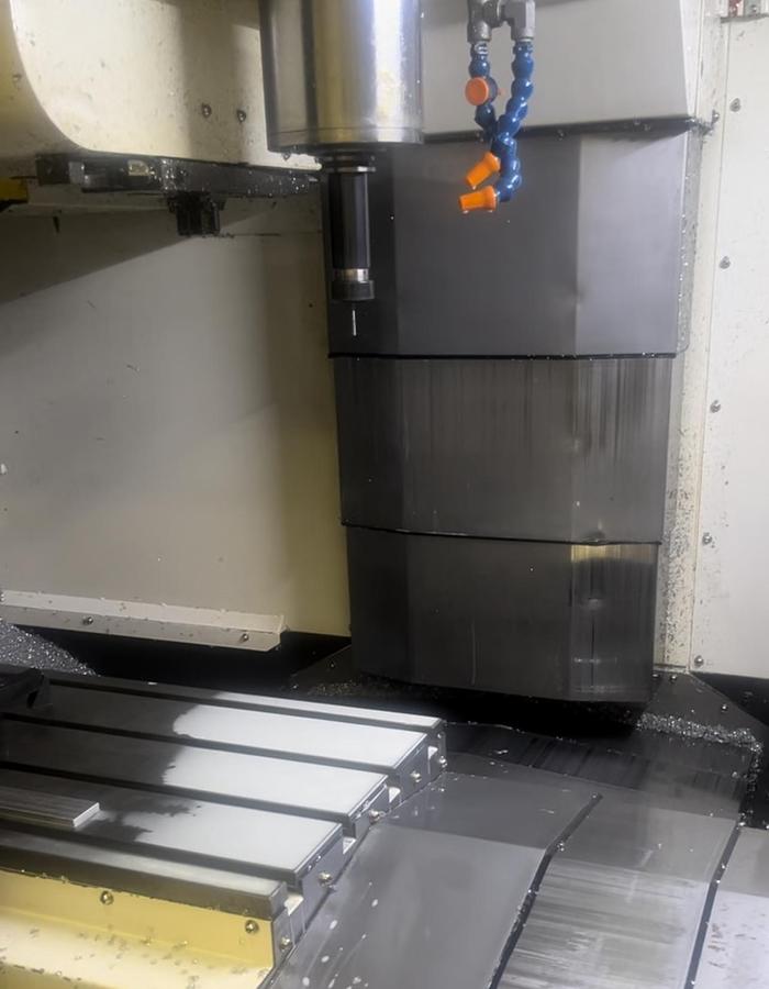 Used 2014 HYUNDAI WIA F400 12,000 RPM CNC Vertical Machining Center ***Low Hours***