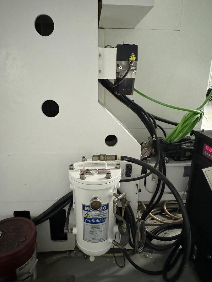 Used 2014 HYUNDAI WIA F400 12,000RPM TSC CNC Vertical Machining Center ***Low Hours***