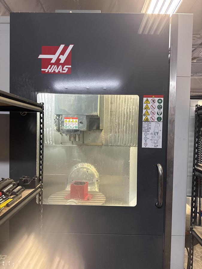 Used 2016 HAAS UMC-750SS 5-Axis CNC Vertical Machining Center