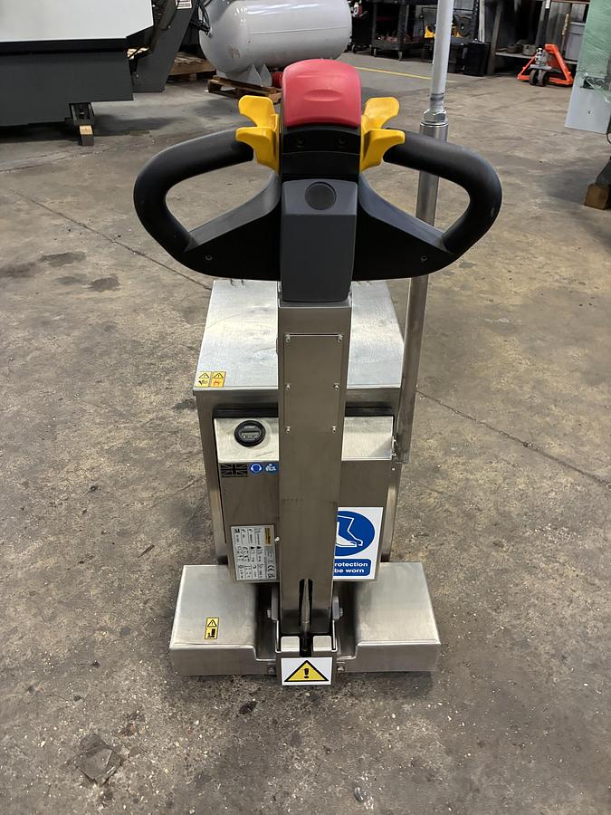 Used 2021 Master Mover MT5 /400+SS Stainless Steel Electric Tugger