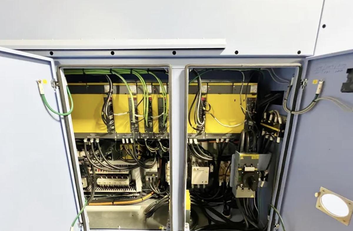 Used 2020 DOOSAN DVF 8000T Vertical Machining Center ***LIKE NEW LOW HOURS***