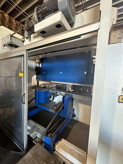 Used 2000 Trumpf 5-Axis TrumaBend V230 257 Ton Press Brake 144" Automatic Backguage R1, R2 Fingers