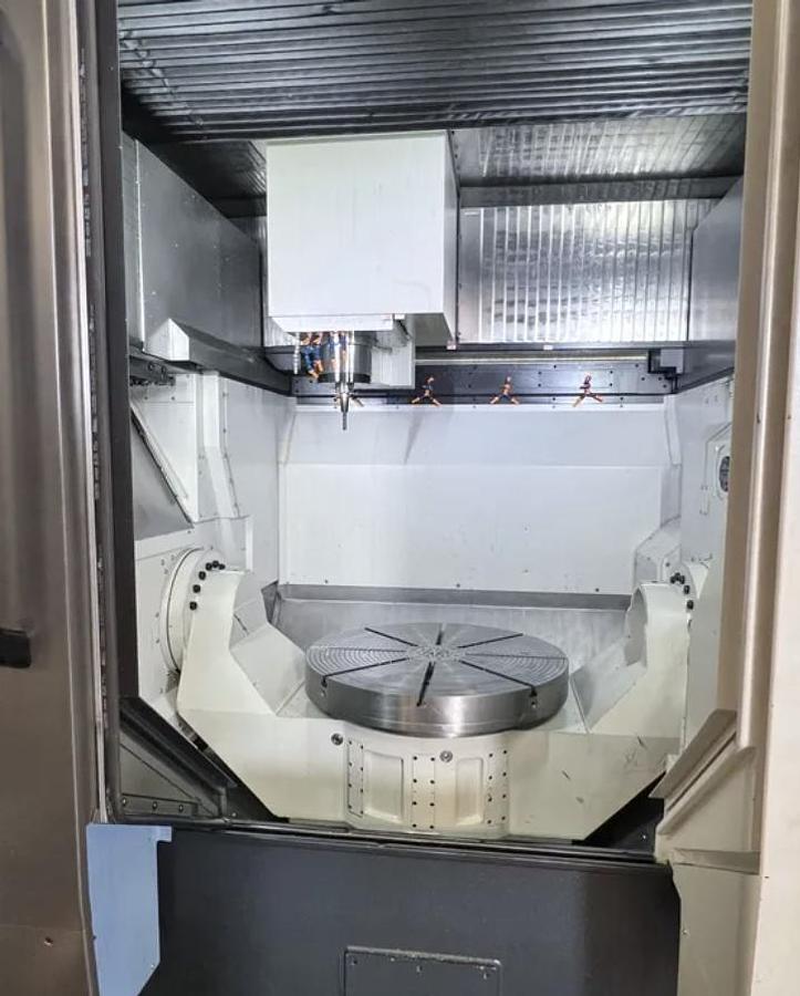 Used 2020 DOOSAN DVF 8000T Vertical Machining Center ***LIKE NEW LOW HOURS***